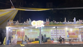 Gian Hàng Hội Chợ Du Lịch Công Viên 23.9 Cho Công Ty Golden Smile Travel