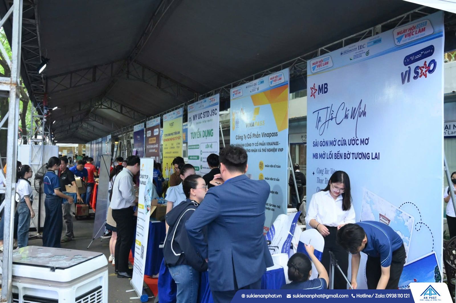 Dịch Vụ Thiết Bị Sự Kiện