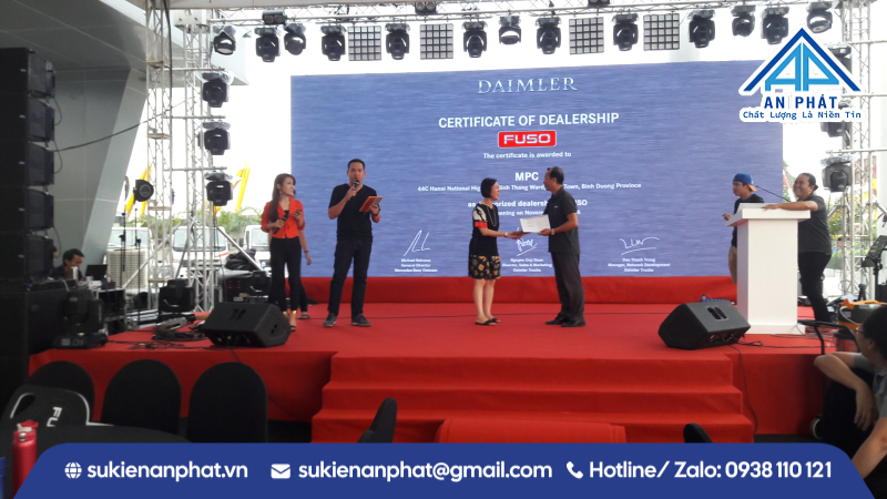 SÂN KHẤU VÀ BACKDROP