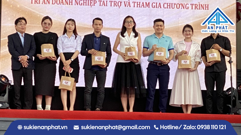 Tổ CHức Ngày Hội Việc Làm Đại Học Quốc Tế Hồng Bàng